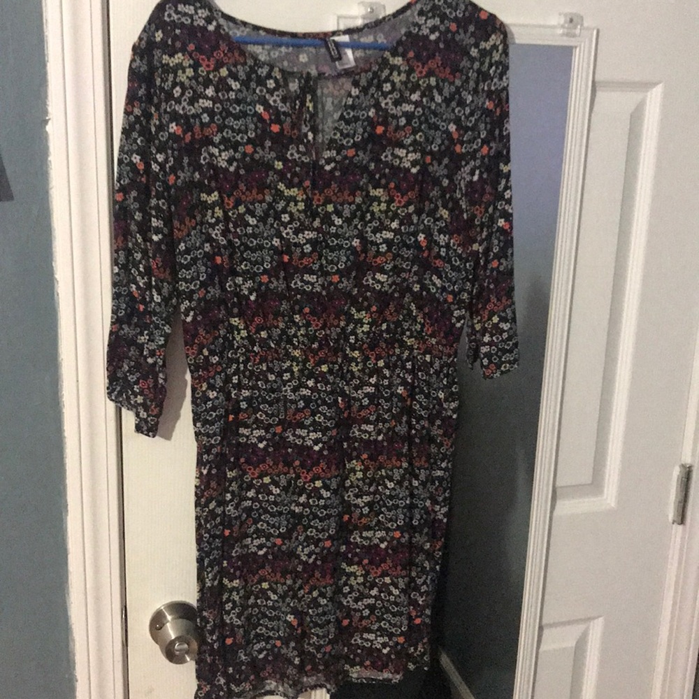 H&M Dress goes to knees